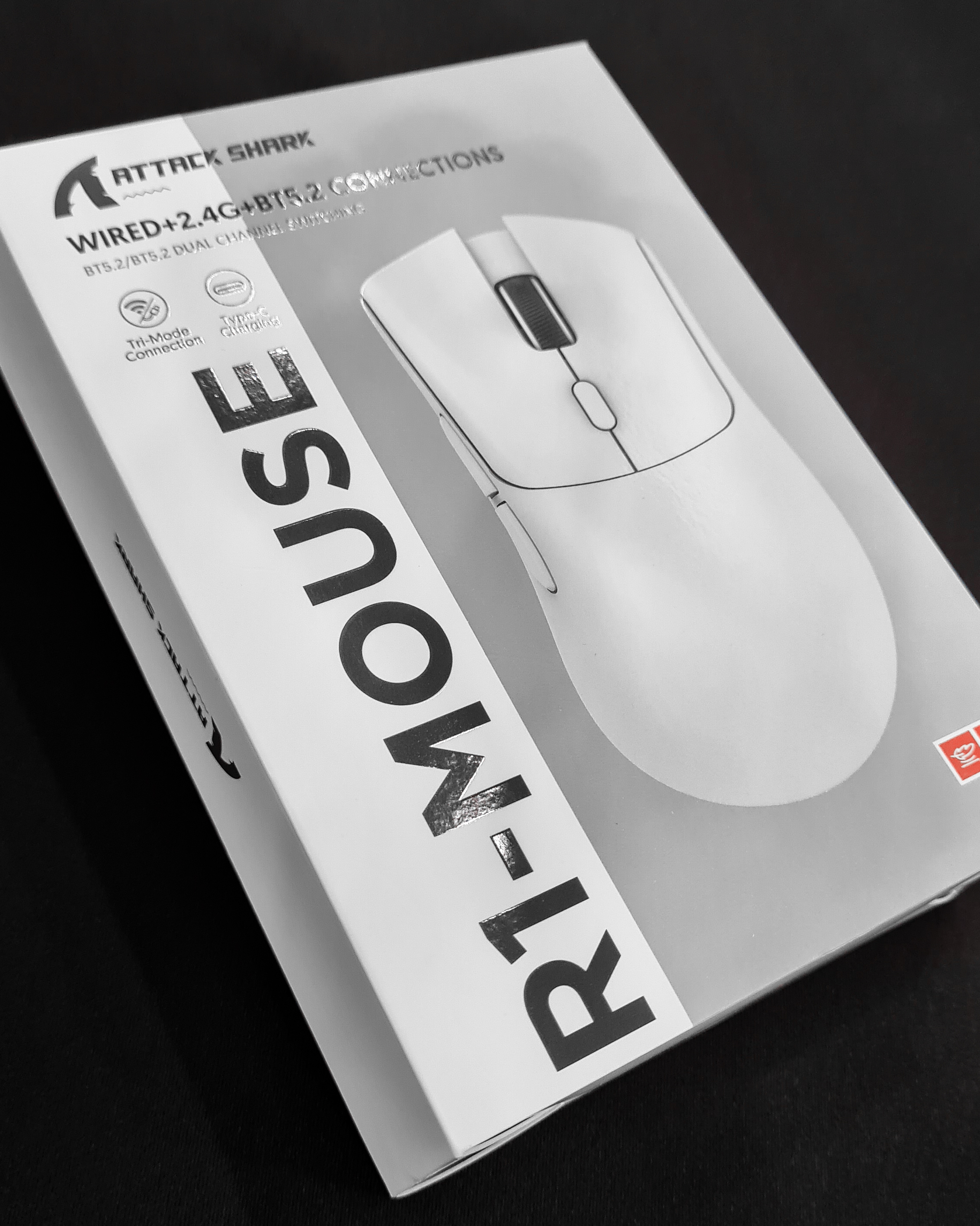 ATTACK SHARK R1 Wireless Gaming Mouse view 2